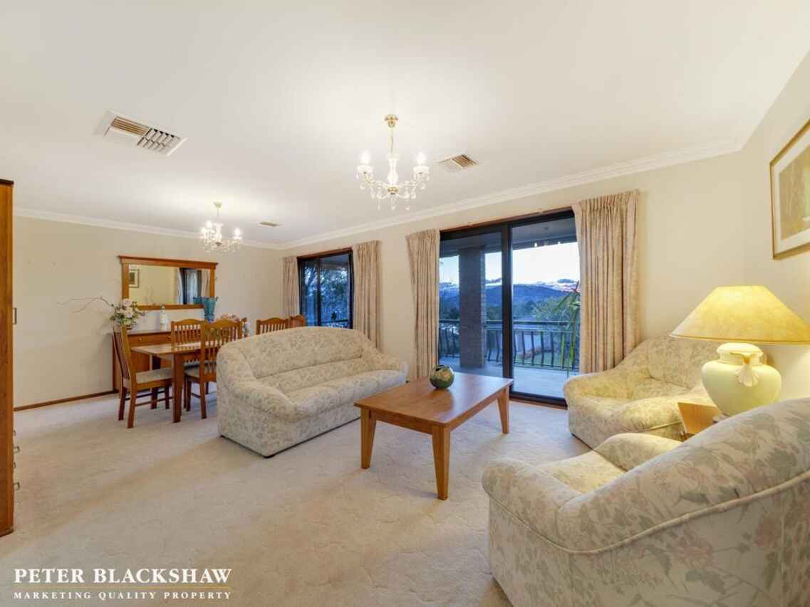 2 Chapple Close Isaacs