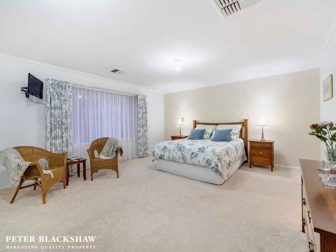 2 Chapple Close Isaacs