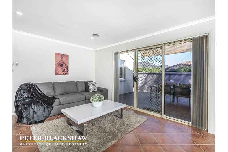 16 Angell Place Banks