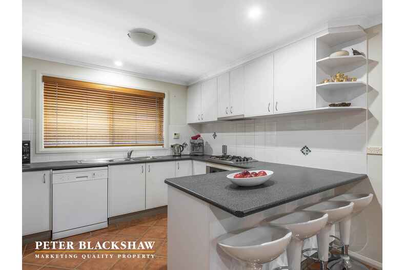 16 Angell Place Banks