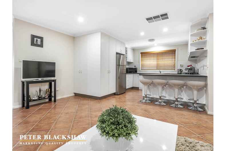 16 Angell Place Banks