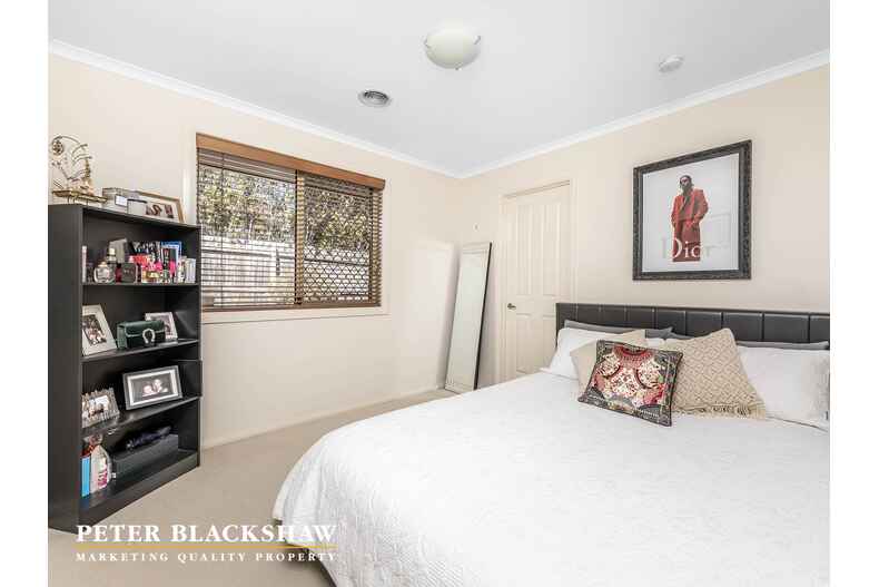 16 Angell Place Banks