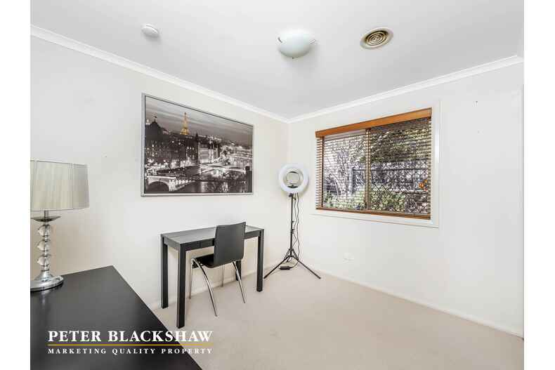 16 Angell Place Banks