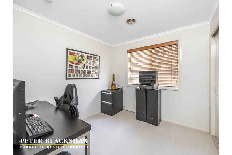 16 Angell Place Banks