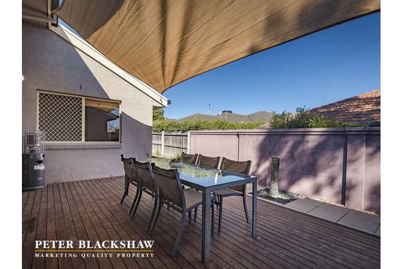 16 Angell Place Banks