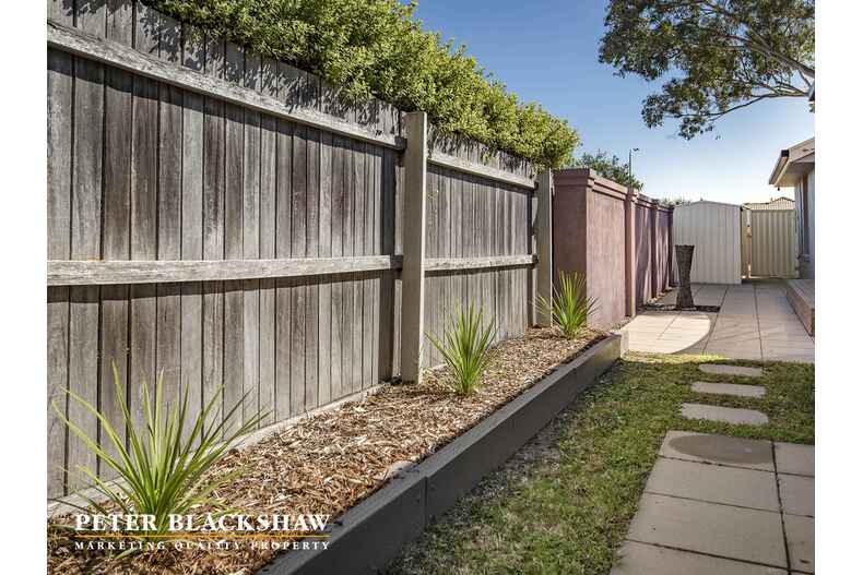 16 Angell Place Banks