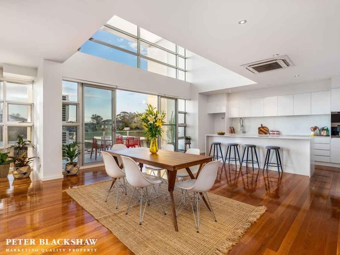 11/49 Hampton Circuit Yarralumla
