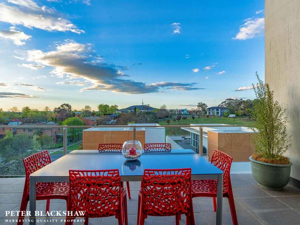11/49 Hampton Circuit Yarralumla