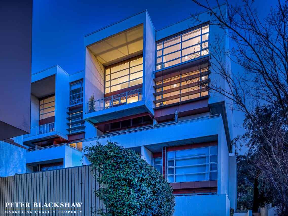11/49 Hampton Circuit Yarralumla