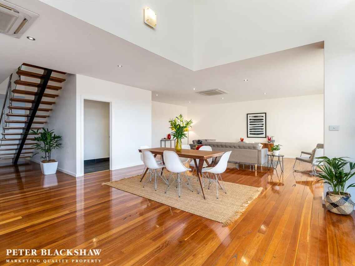 11/49 Hampton Circuit Yarralumla