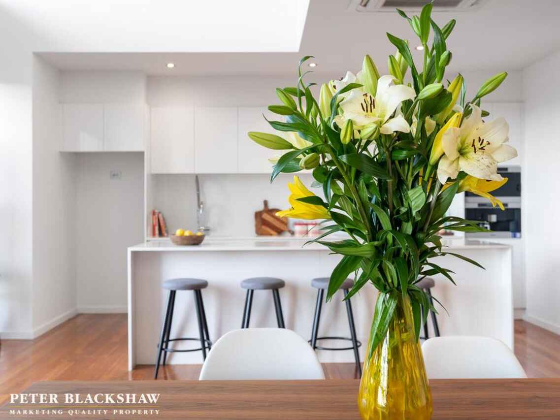 11/49 Hampton Circuit Yarralumla