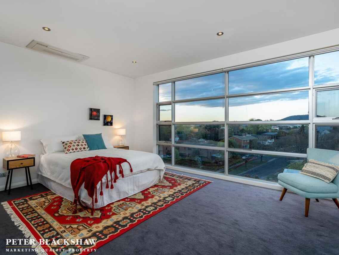 11/49 Hampton Circuit Yarralumla