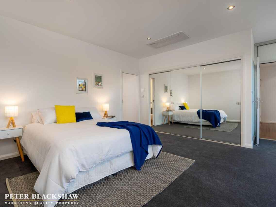 11/49 Hampton Circuit Yarralumla