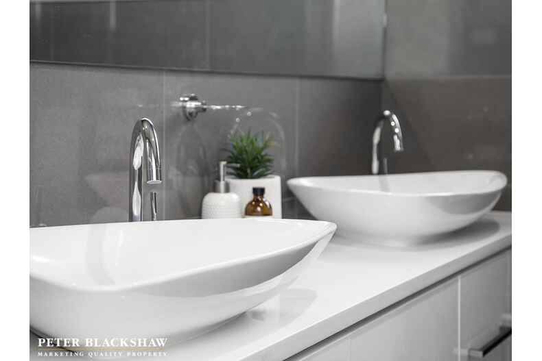 1 Laird Crescent Forde 1 Laird Crescent Forde