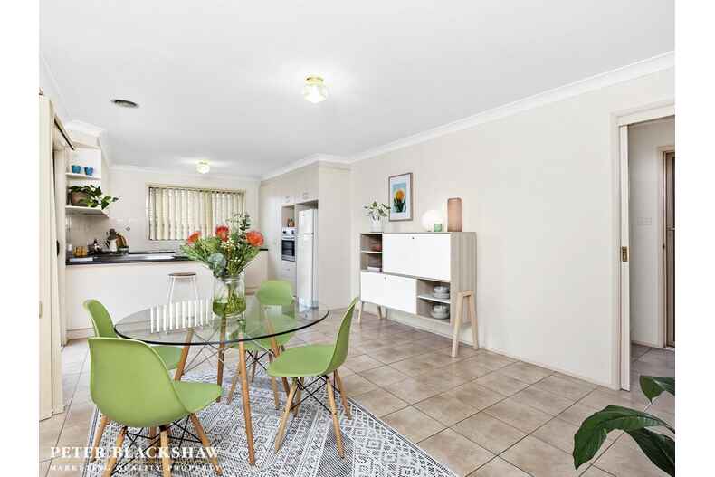 4/30 Hugh Mckay Crescent Dunlop