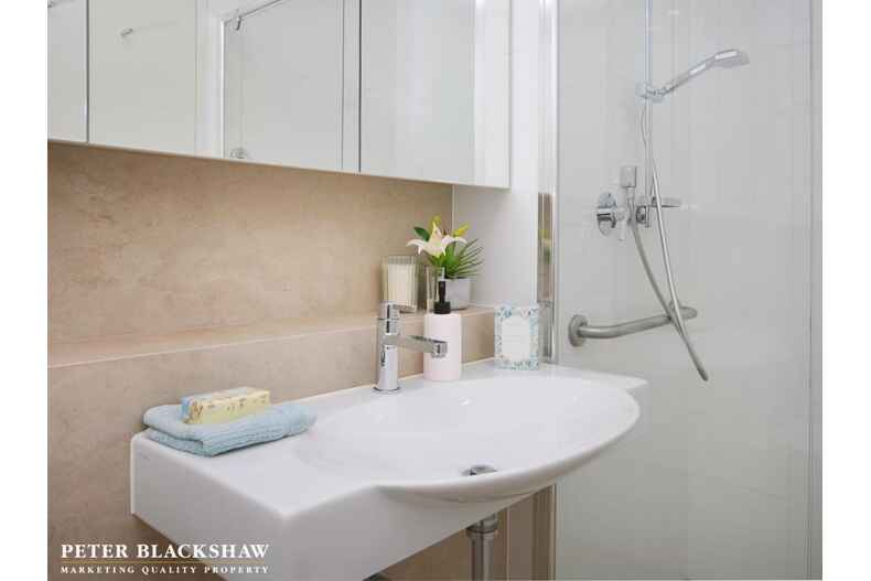 76/18 Austin Street Griffith