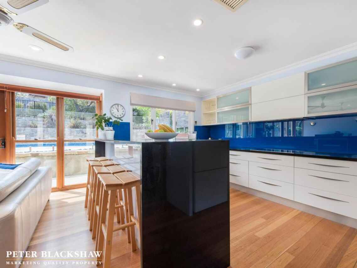 53 Buvelot Street Weston