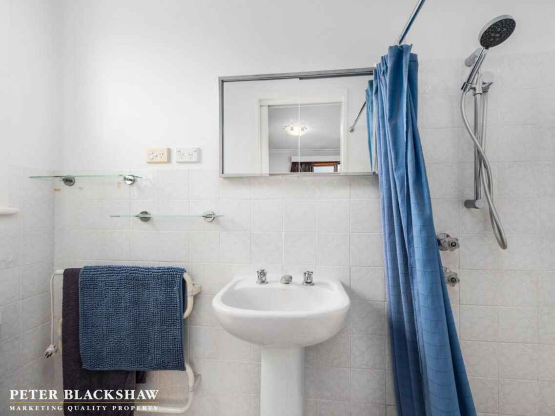 53 Buvelot Street Weston