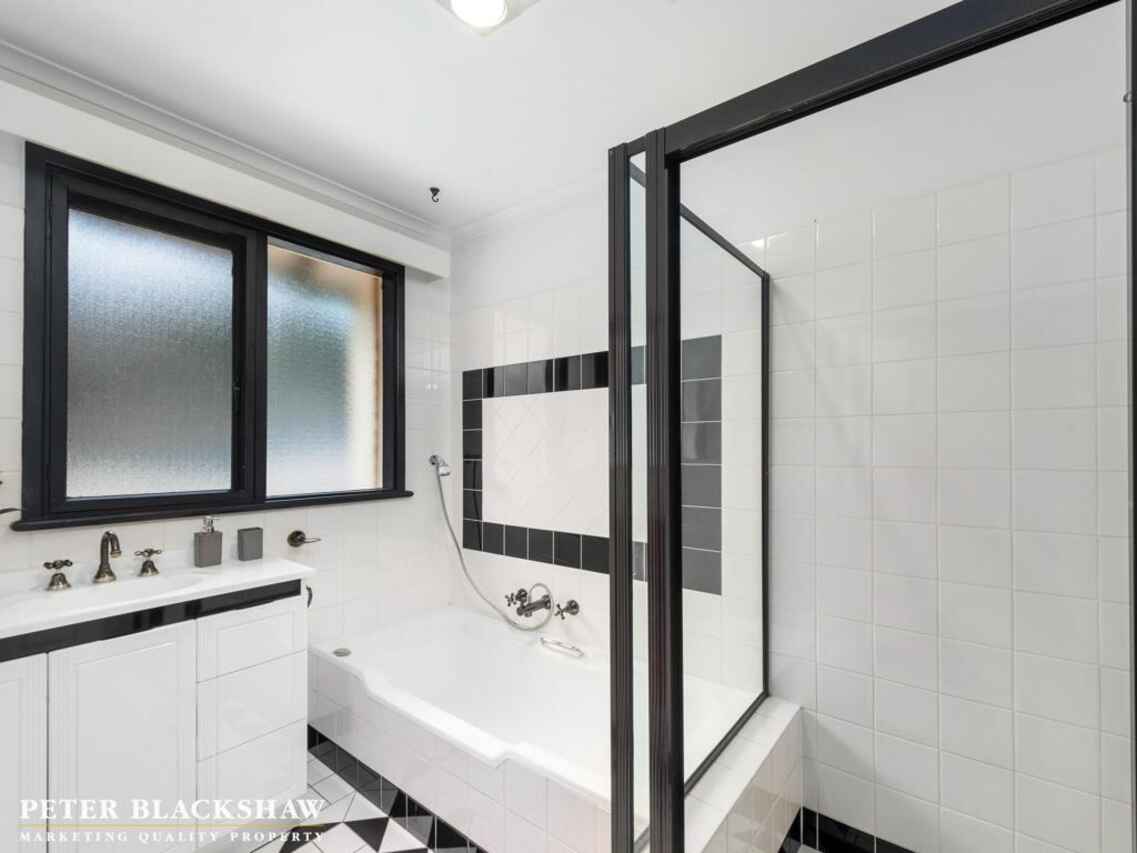 53 Buvelot Street Weston