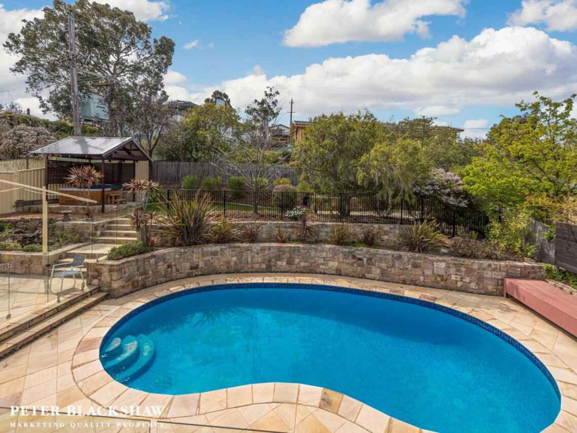 53 Buvelot Street Weston