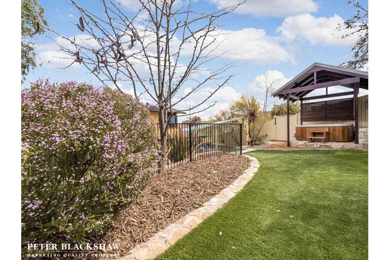 53 Buvelot Street Weston 53 Buvelot Street Weston