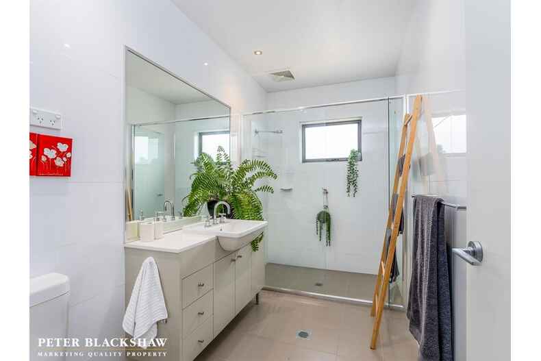 110/215 Aspinall Street Watson 110/215 Aspinall Street Watson