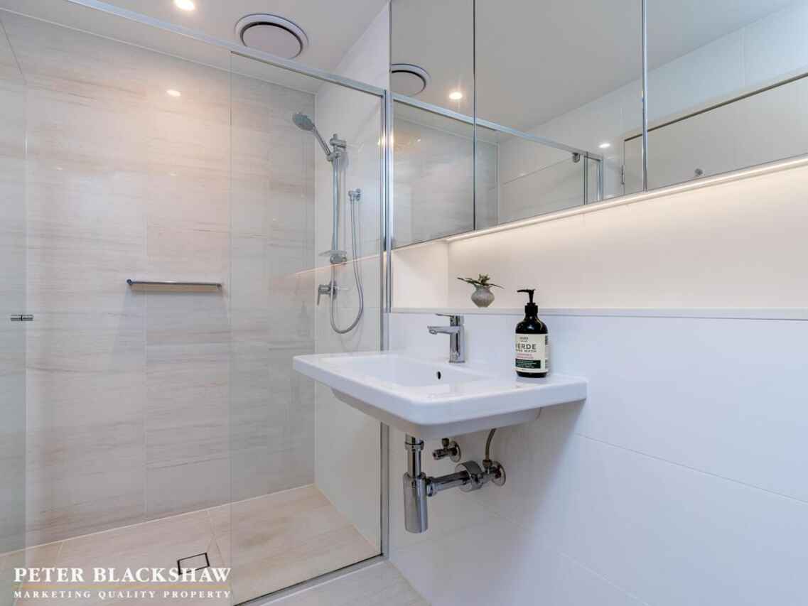 39/65 Constitution Avenue Campbell
