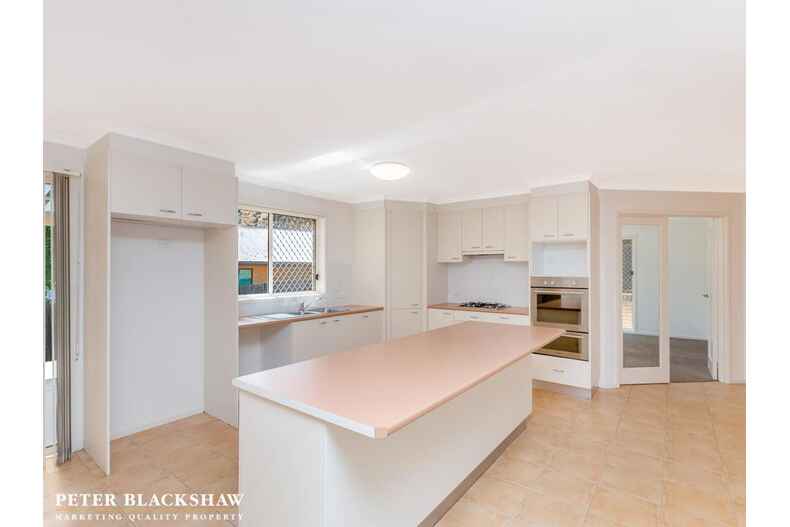 2 Walter Close Jerrabomberra 2 Walter Close Jerrabomberra