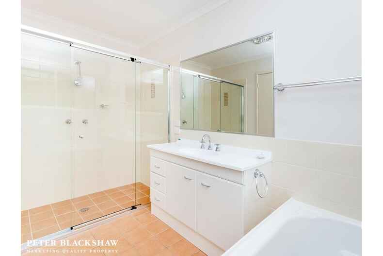 2 Walter Close Jerrabomberra 2 Walter Close Jerrabomberra