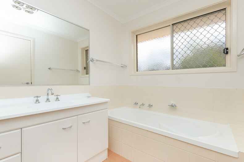 2 Walter Close Jerrabomberra 2 Walter Close Jerrabomberra