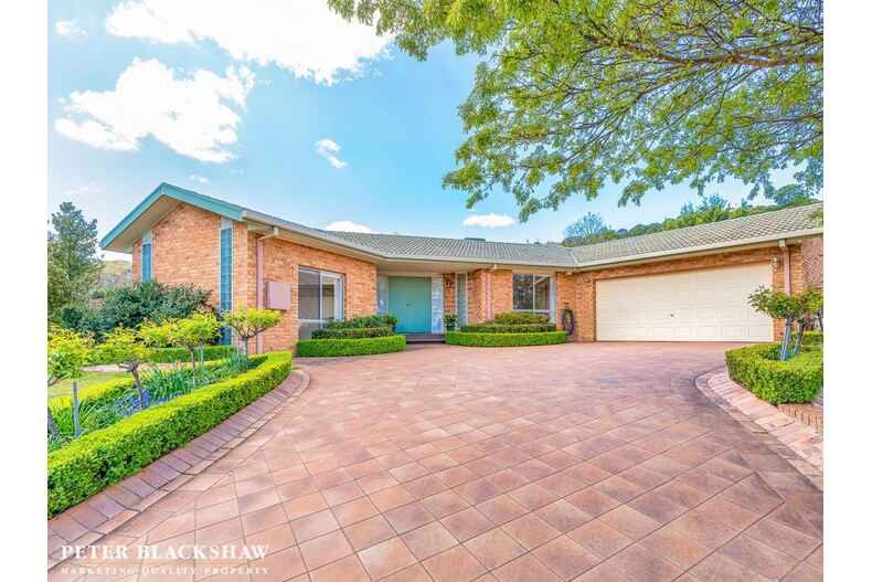 14 Buntine Crescent Isaacs