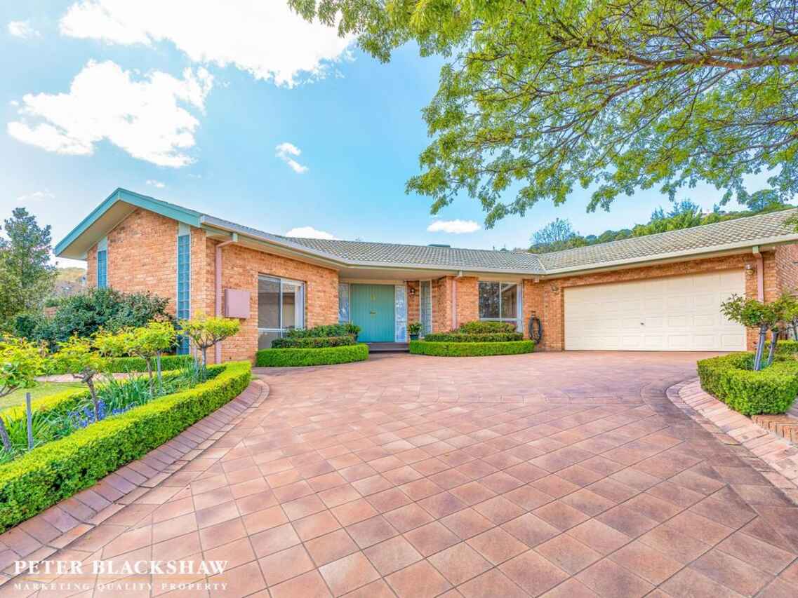 14 Buntine Crescent Isaacs