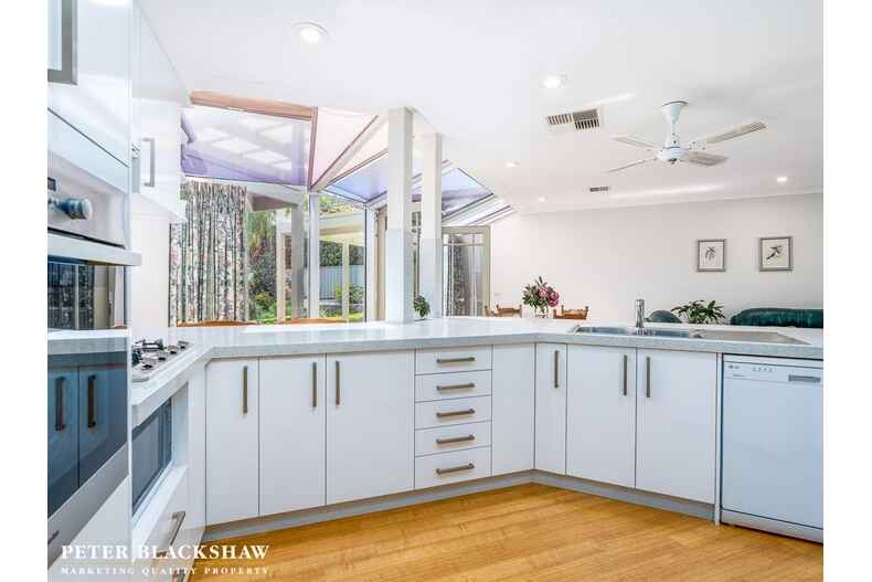 14 Buntine Crescent Isaacs 14 Buntine Crescent Isaacs