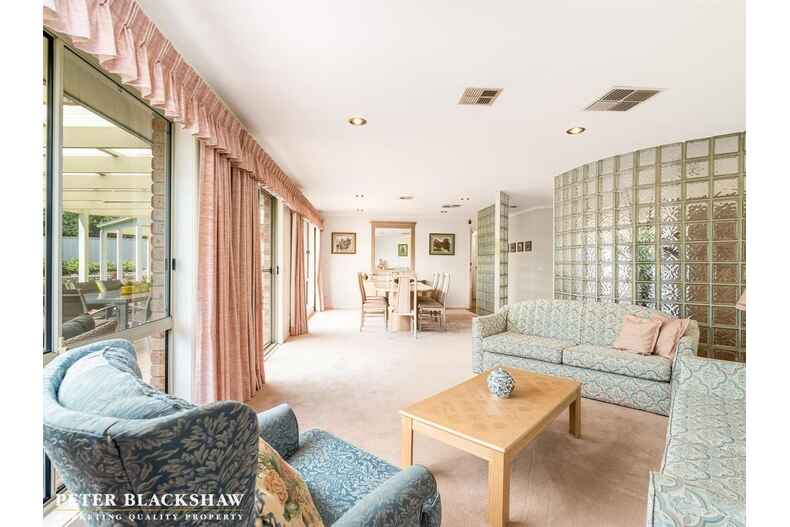 14 Buntine Crescent Isaacs 14 Buntine Crescent Isaacs