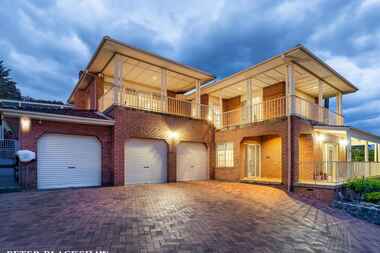 35 Whitty Crescent Isaacs