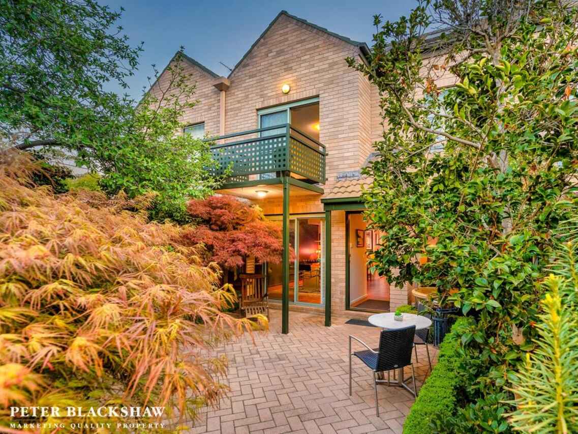 9/4 Hooker Street Yarralumla