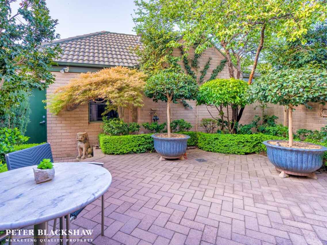 9/4 Hooker Street Yarralumla