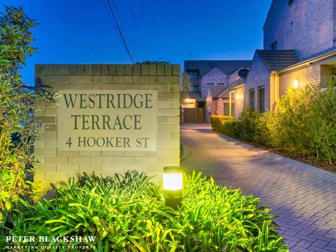 9/4 Hooker Street Yarralumla