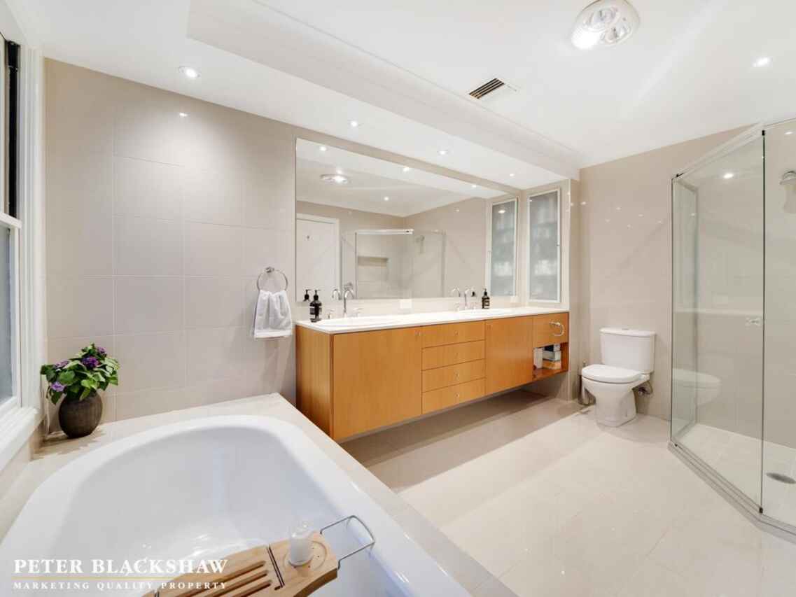 8 Hunter Street Yarralumla