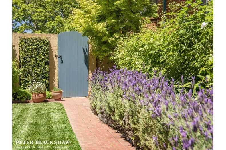 17 Babbage Crescent Griffith 17 Babbage Crescent Griffith