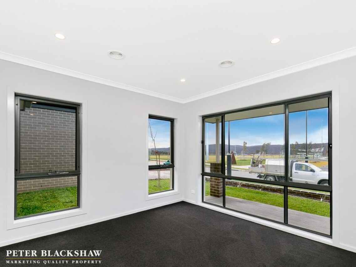 11 Fowlie Terrace Googong