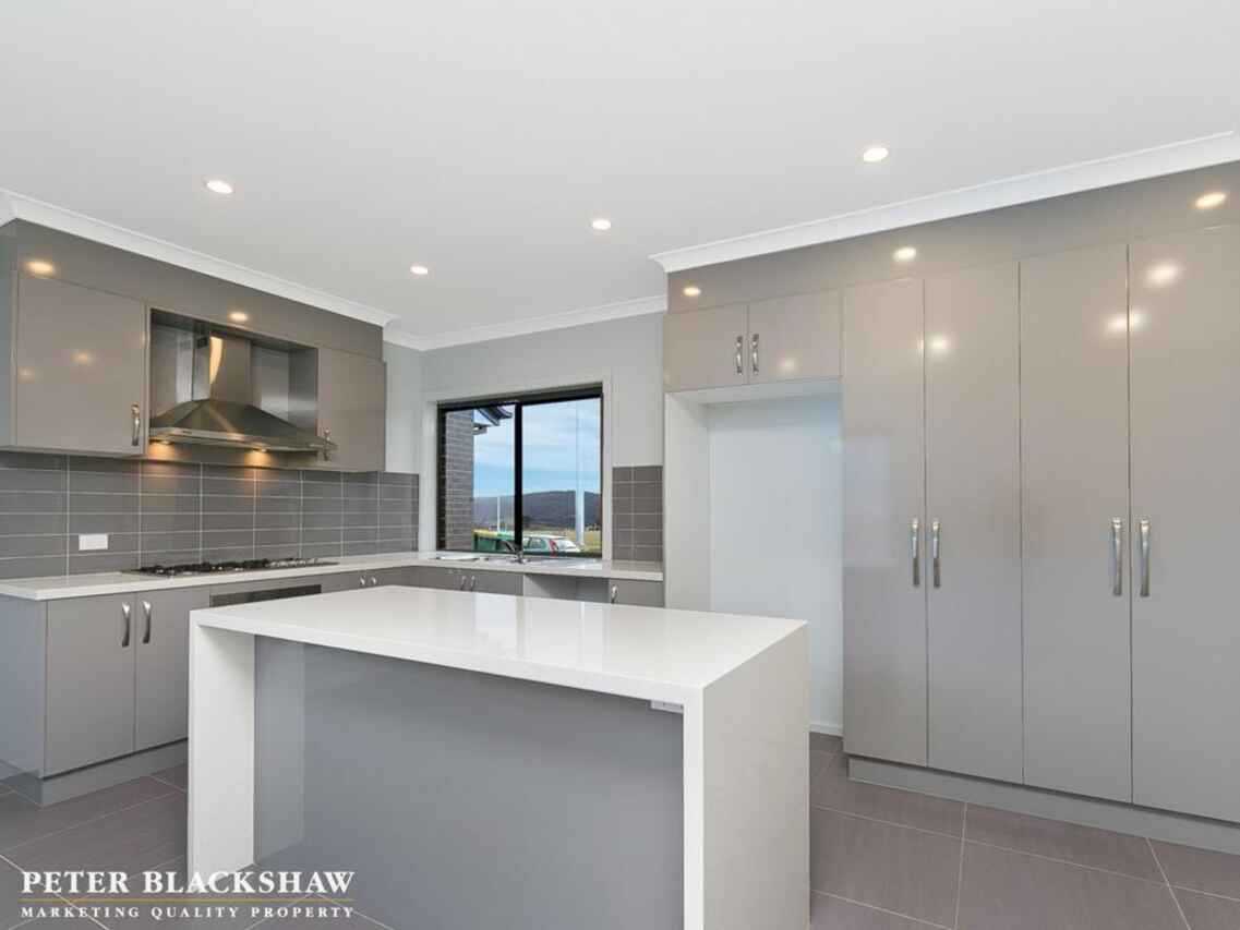 11 Fowlie Terrace Googong
