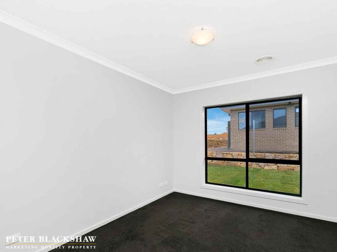 11 Fowlie Terrace Googong