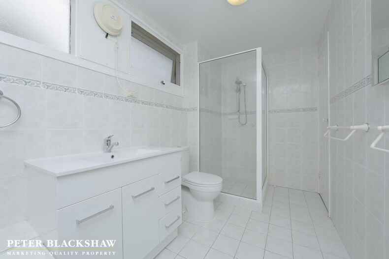 4/5 Garran Place Garran