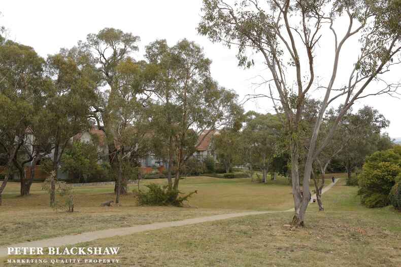 4/5 Garran Place Garran