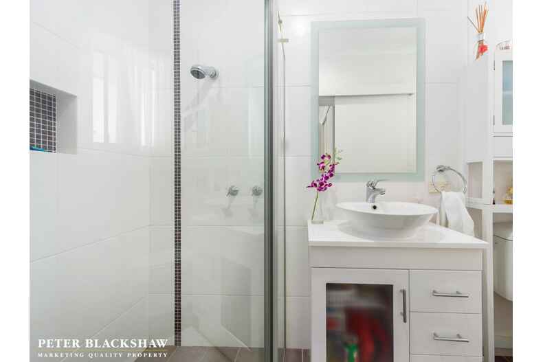 37 McCubbin Street Weston 37 McCubbin Street Weston