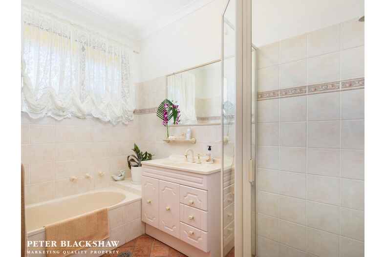 37 McCubbin Street Weston 37 McCubbin Street Weston