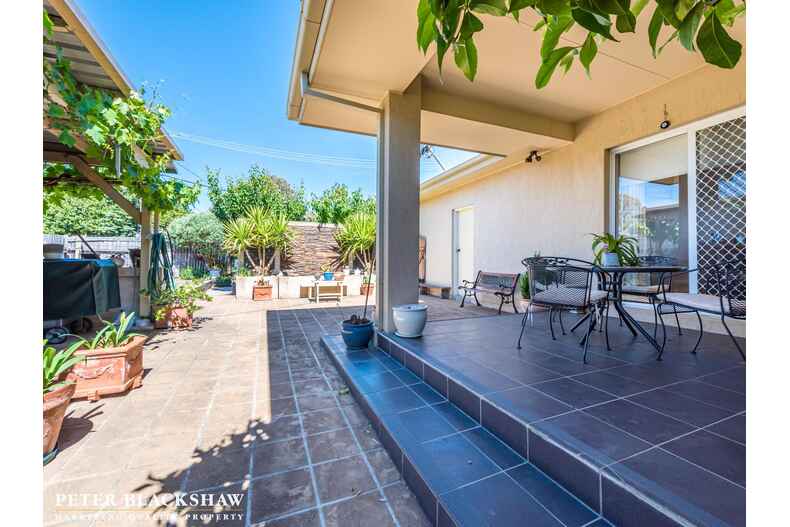 37 McCubbin Street Weston 37 McCubbin Street Weston