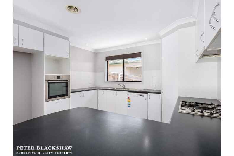 6 Olive Pink Crescent Banks 6 Olive Pink Crescent Banks