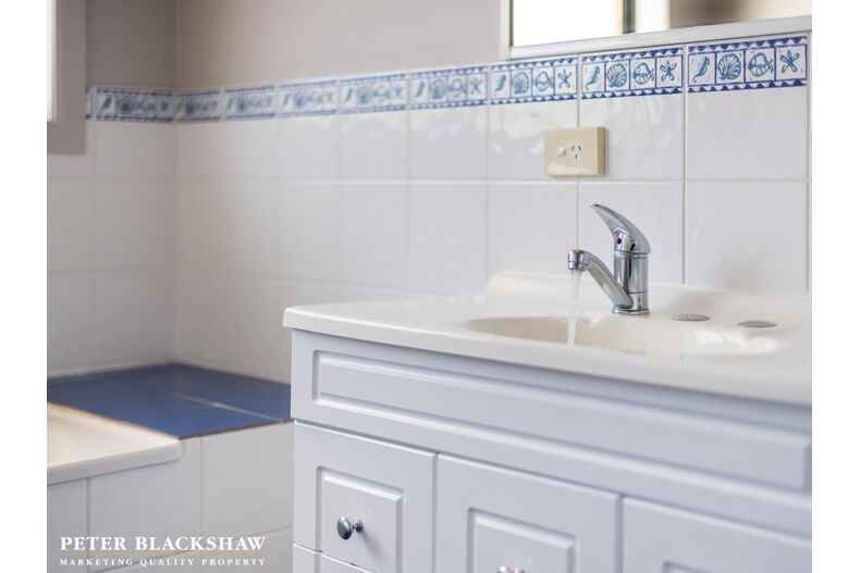 6 Olive Pink Crescent Banks 6 Olive Pink Crescent Banks